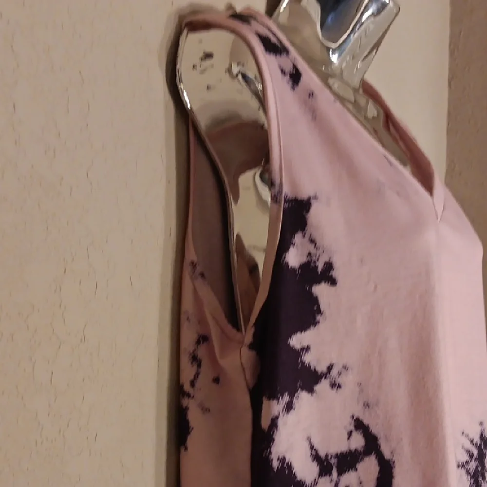 Women's Pink and Black Sleeveless Top - Picture 2 of 9
